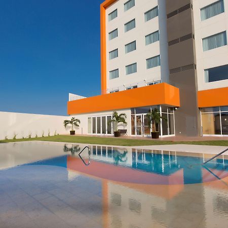 Hampton Inn & Suites By Hilton Paraíso Екстериор снимка