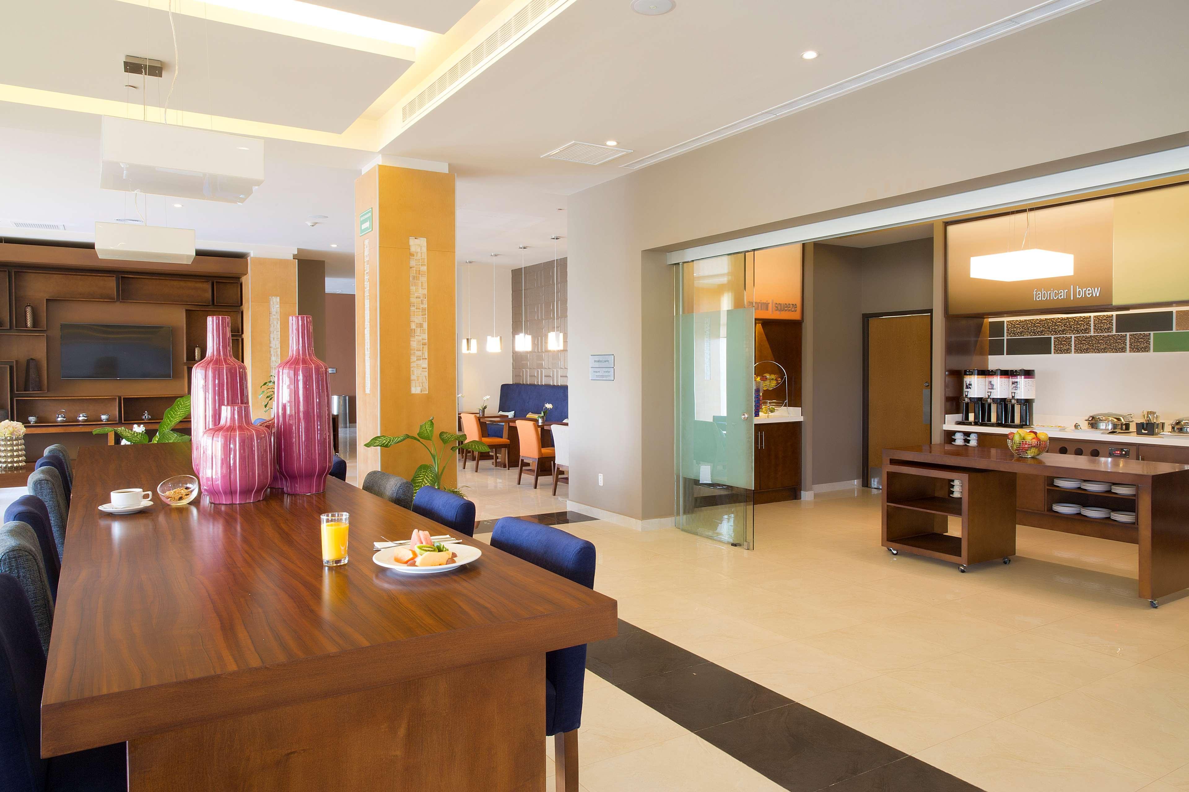 Hampton Inn & Suites By Hilton Paraíso Екстериор снимка