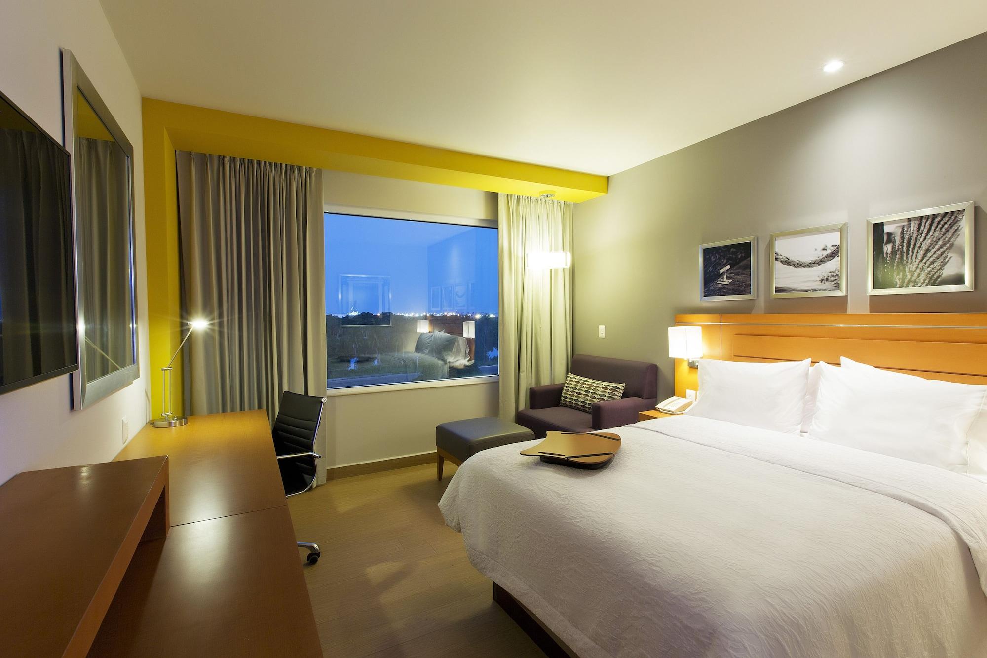 Hampton Inn & Suites By Hilton Paraíso Екстериор снимка