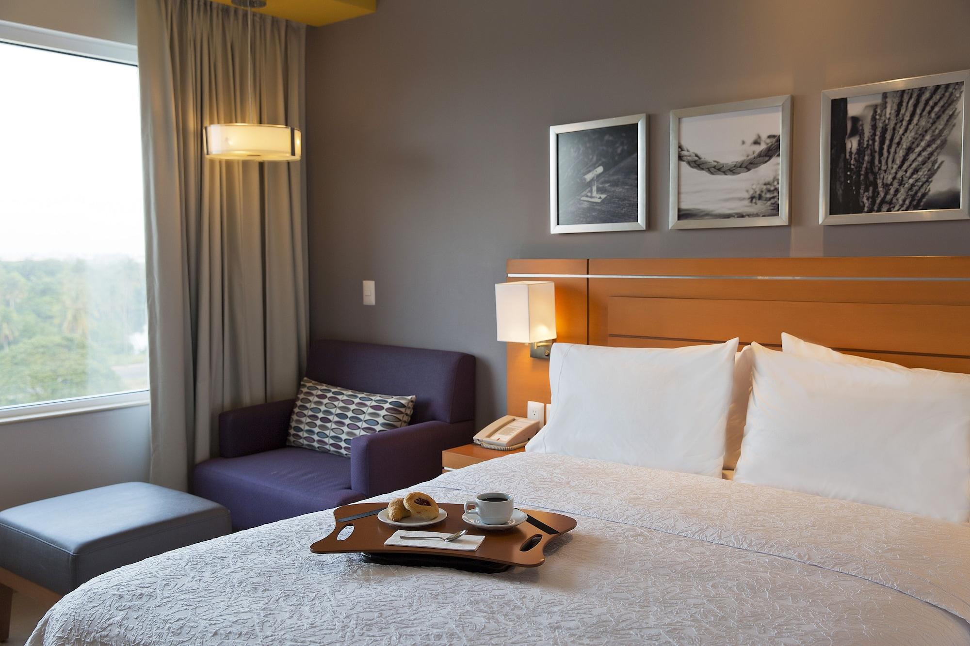 Hampton Inn & Suites By Hilton Paraíso Екстериор снимка