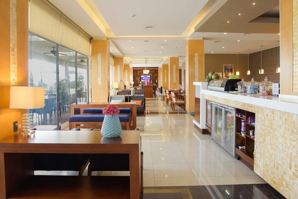 Hampton Inn & Suites By Hilton Paraíso Екстериор снимка