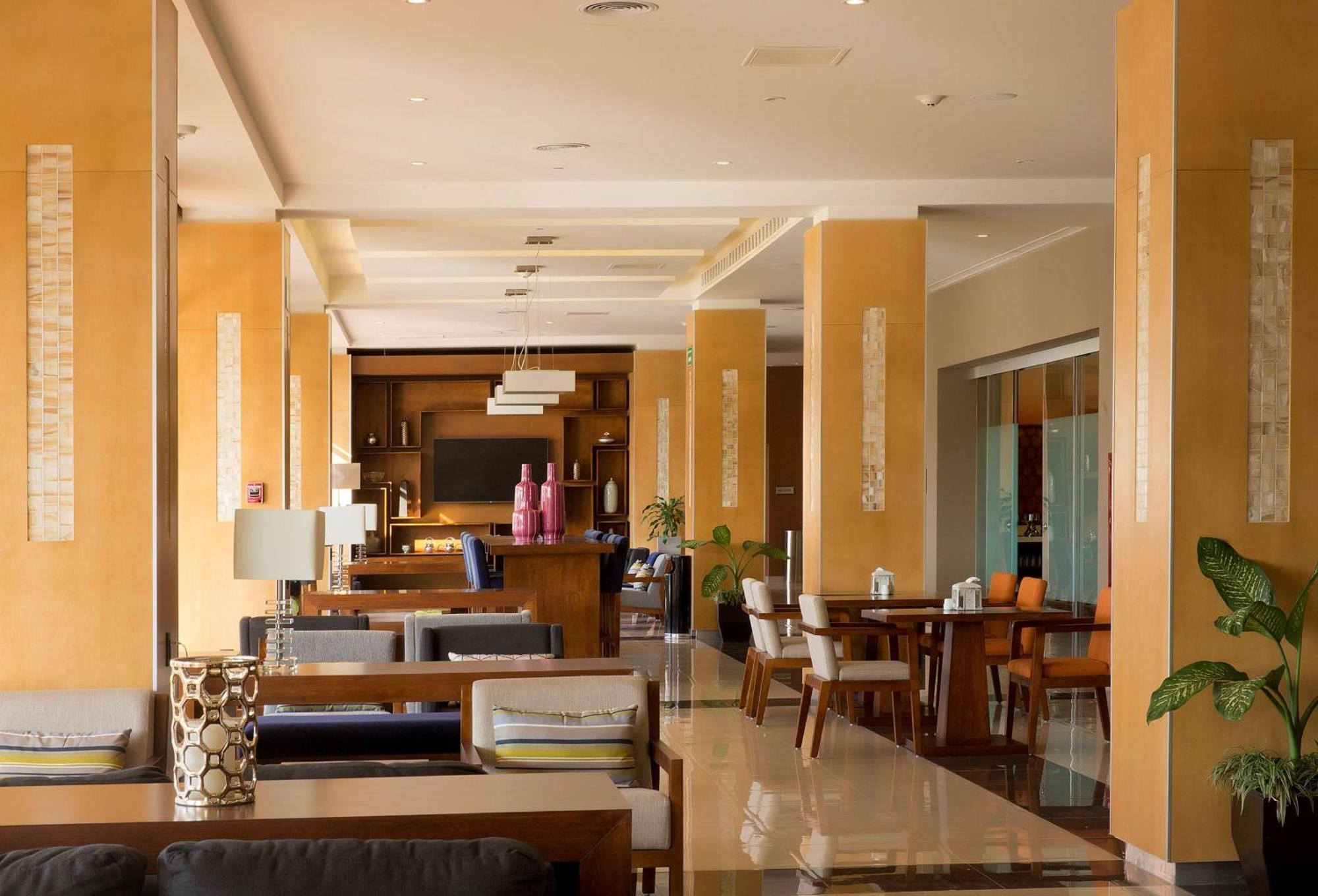 Hampton Inn & Suites By Hilton Paraíso Екстериор снимка