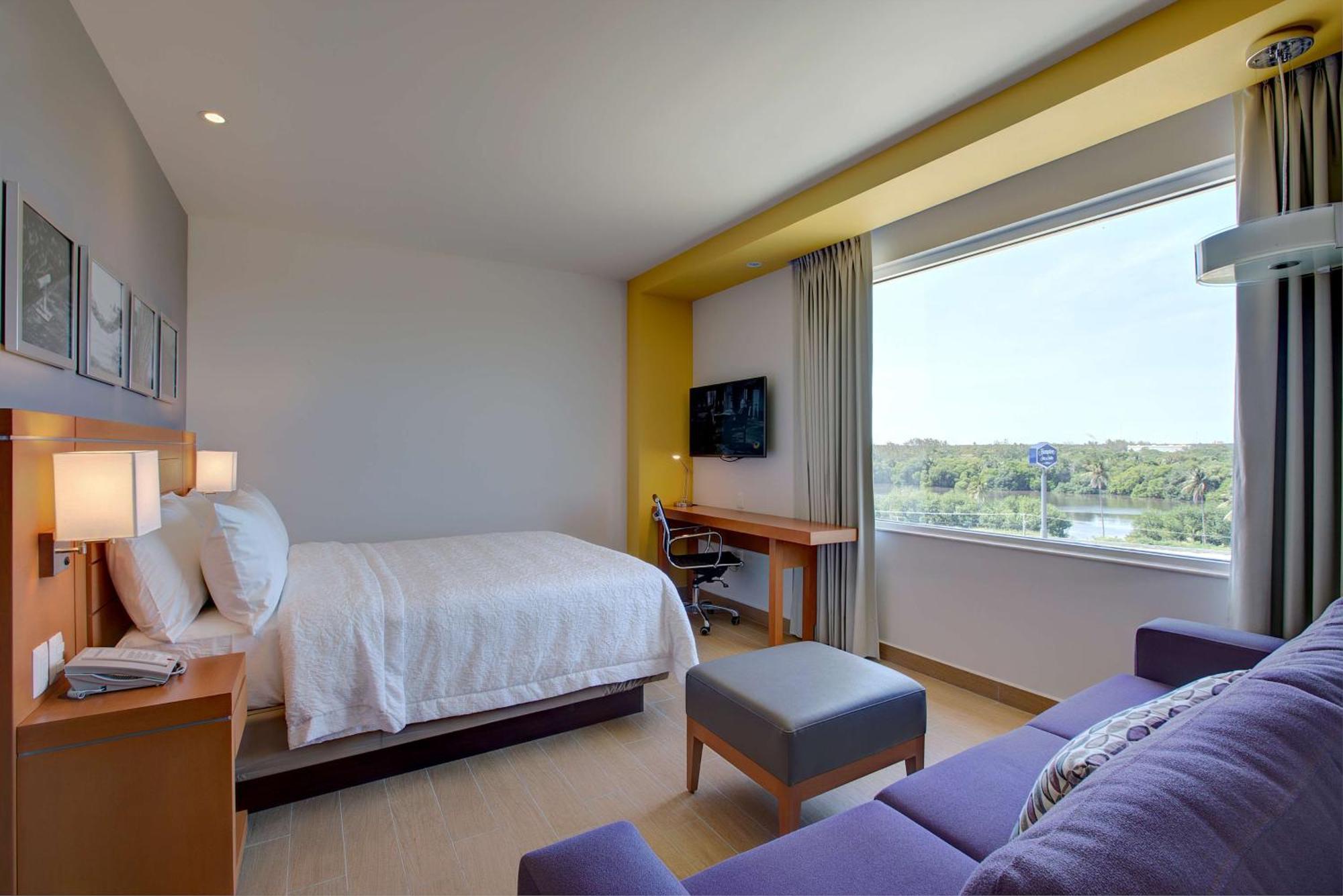 Hampton Inn & Suites By Hilton Paraíso Екстериор снимка