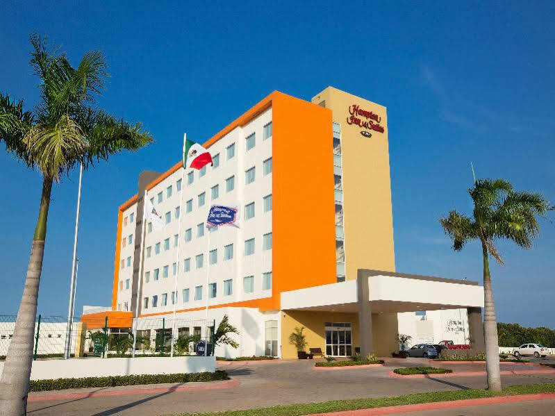 Hampton Inn & Suites By Hilton Paraíso Екстериор снимка